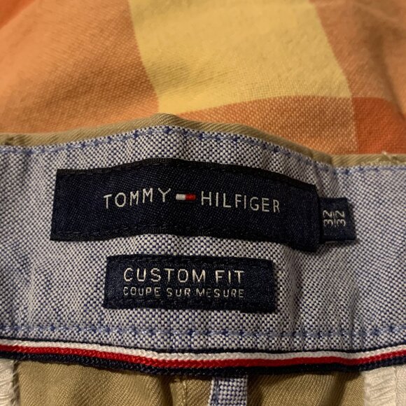 Beige Tommy Hilfiger Khakis – Size 32x32 - Picture 5 of 6